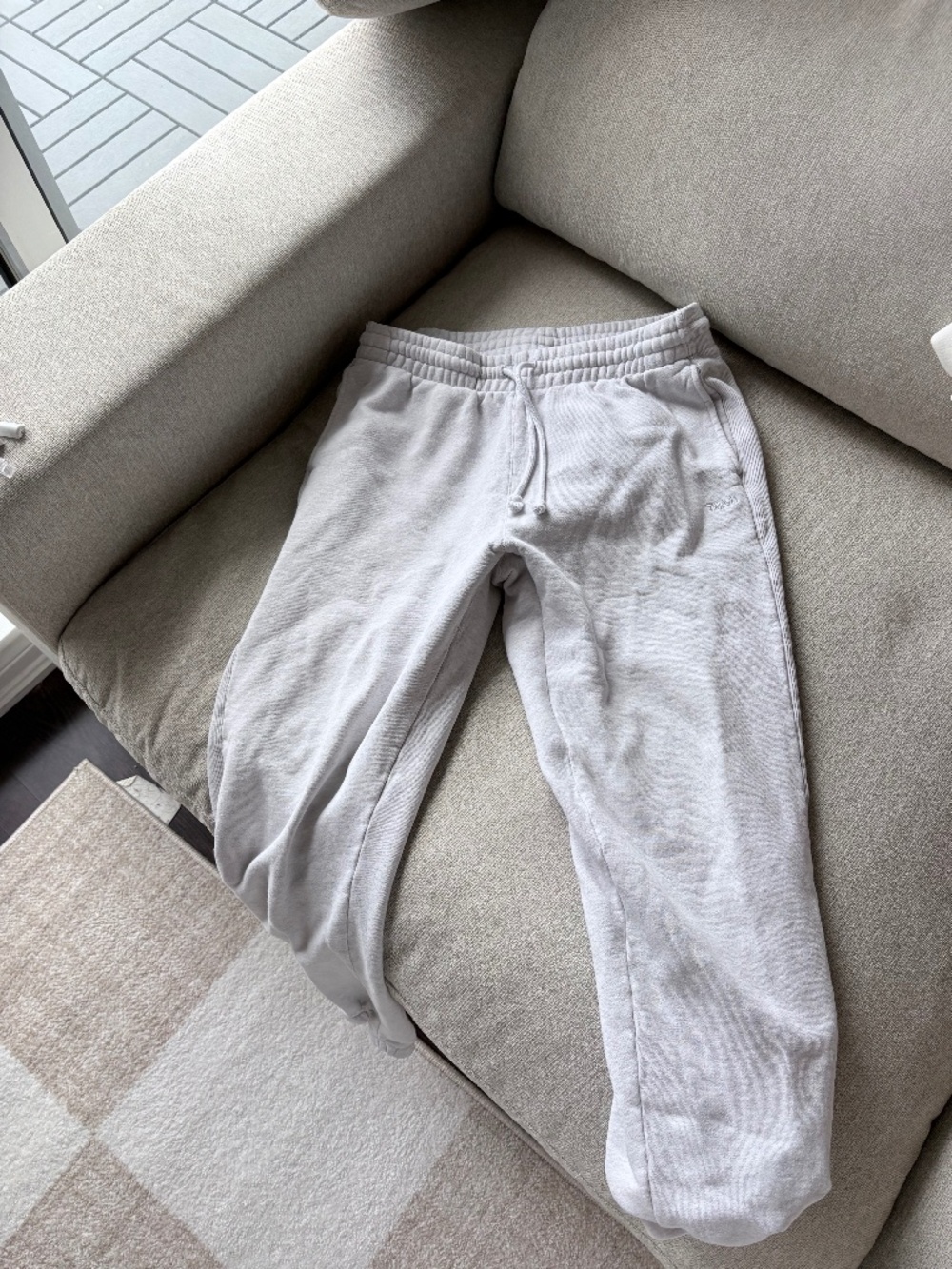 TNA sweatfleece boyfriend jogger in Heather Chrome